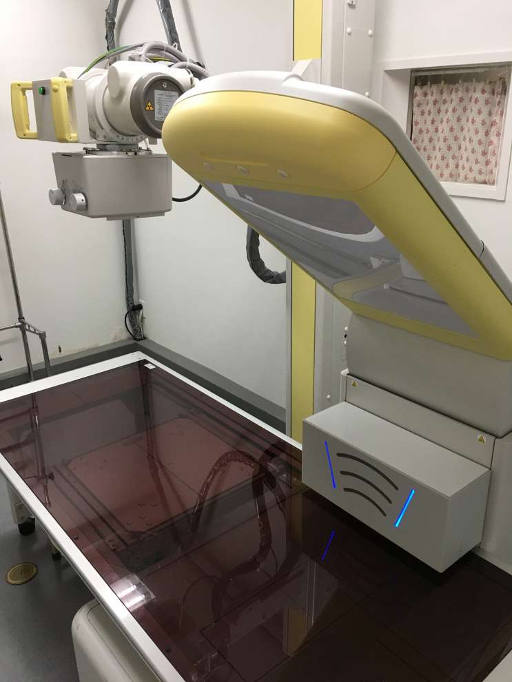 X線室　X線撮影器と骨塩定量装置（DEXA法）